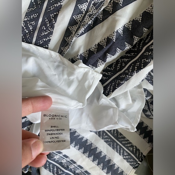 Geometric Pocket Split Wrap Maxi Dress - Large - Picture 5 of 5